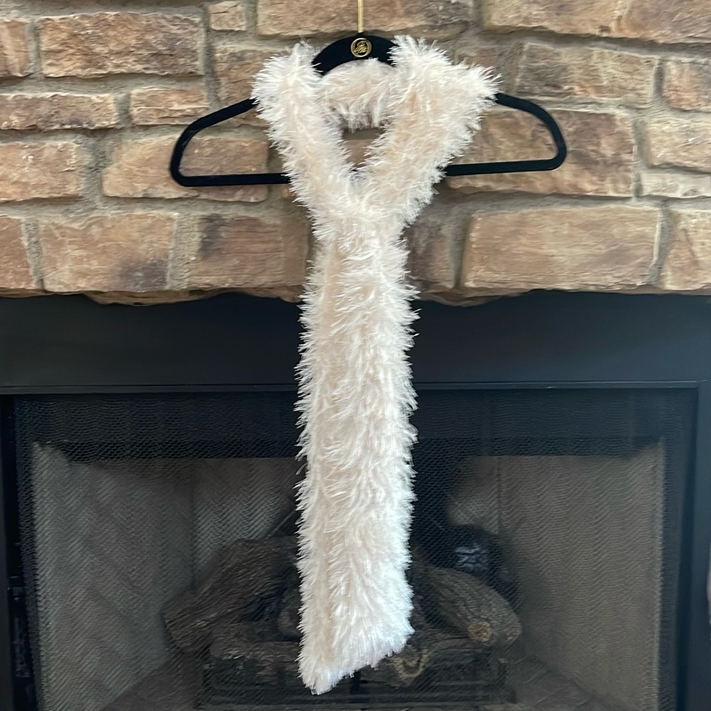 Off White Colored Fluffy Scarf - image 1